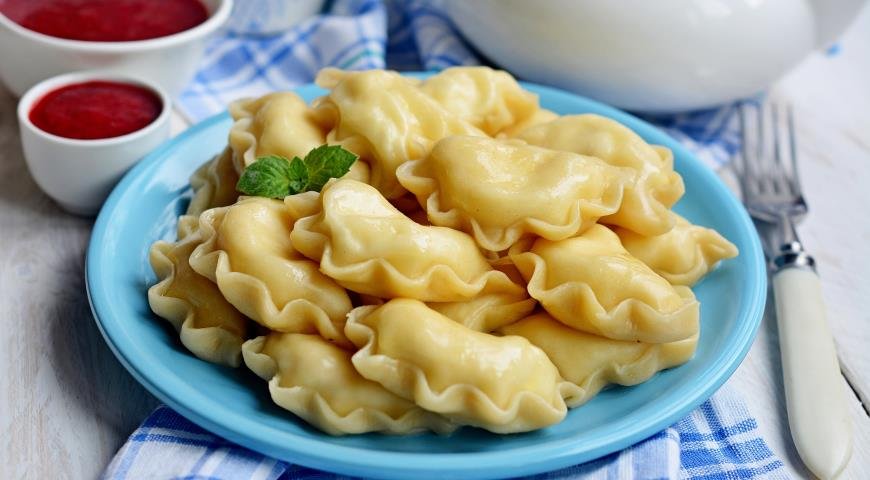 ВАРЕНИКИ С КАРТОШКОЙ И ГРИБАМИ