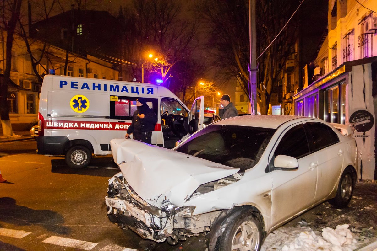  ДТП на перекрестке улиц Шевченко и Сечевых Стрельцов