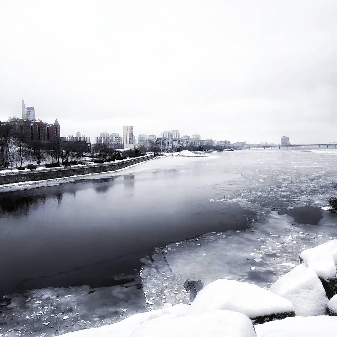 Лови момент и наслаждайся снегом. Фото: photochkaa Лови момент и наслаждайся снегом. Фото: photochkaa