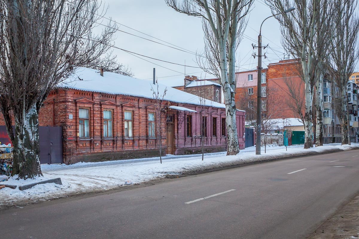 На улице выросли многоэтажки