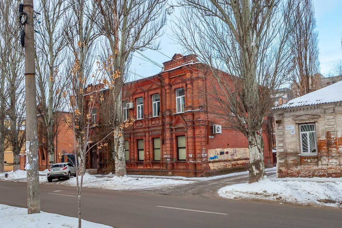 Его лишь немного отреставрировали