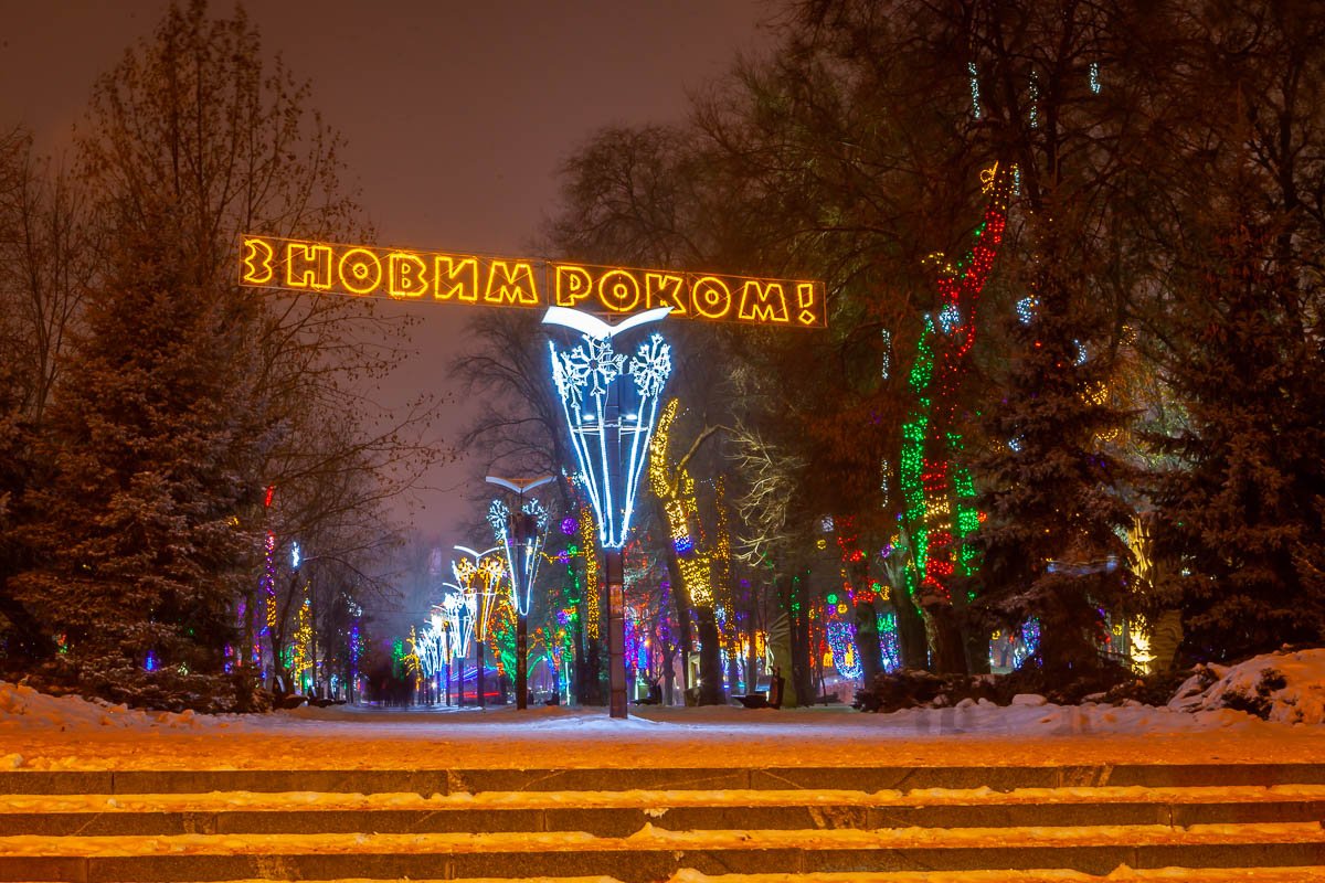 Кругом глубокие снега, Куда я взгляд ни кину, Метёт и кружится пурга. Вы узнаёте зиму?