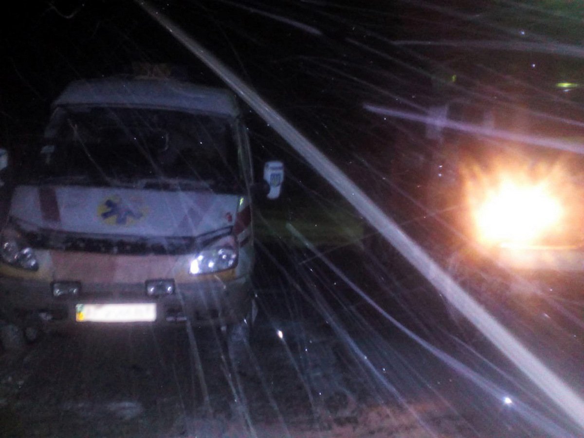 Спасатели вытащили из снежных ловушек 9 карет скорой помощи Спасатели вытащили из снежных ловушек 9 карет скорой помощи