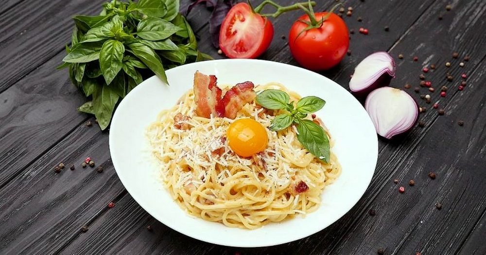 Полезные и вкусные рецепты: как приготовить спагетти карбонара с красным луком