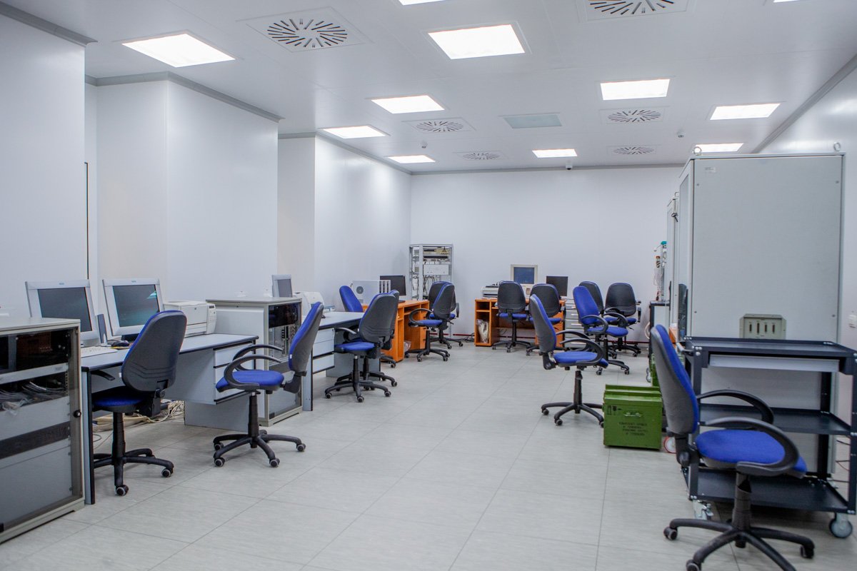 Операторская комната Операторская комната