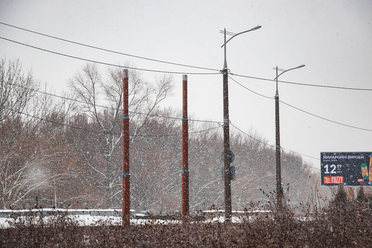 Первые опоры на будущей линии начали устанавливать еще в ноябре 2017-го года