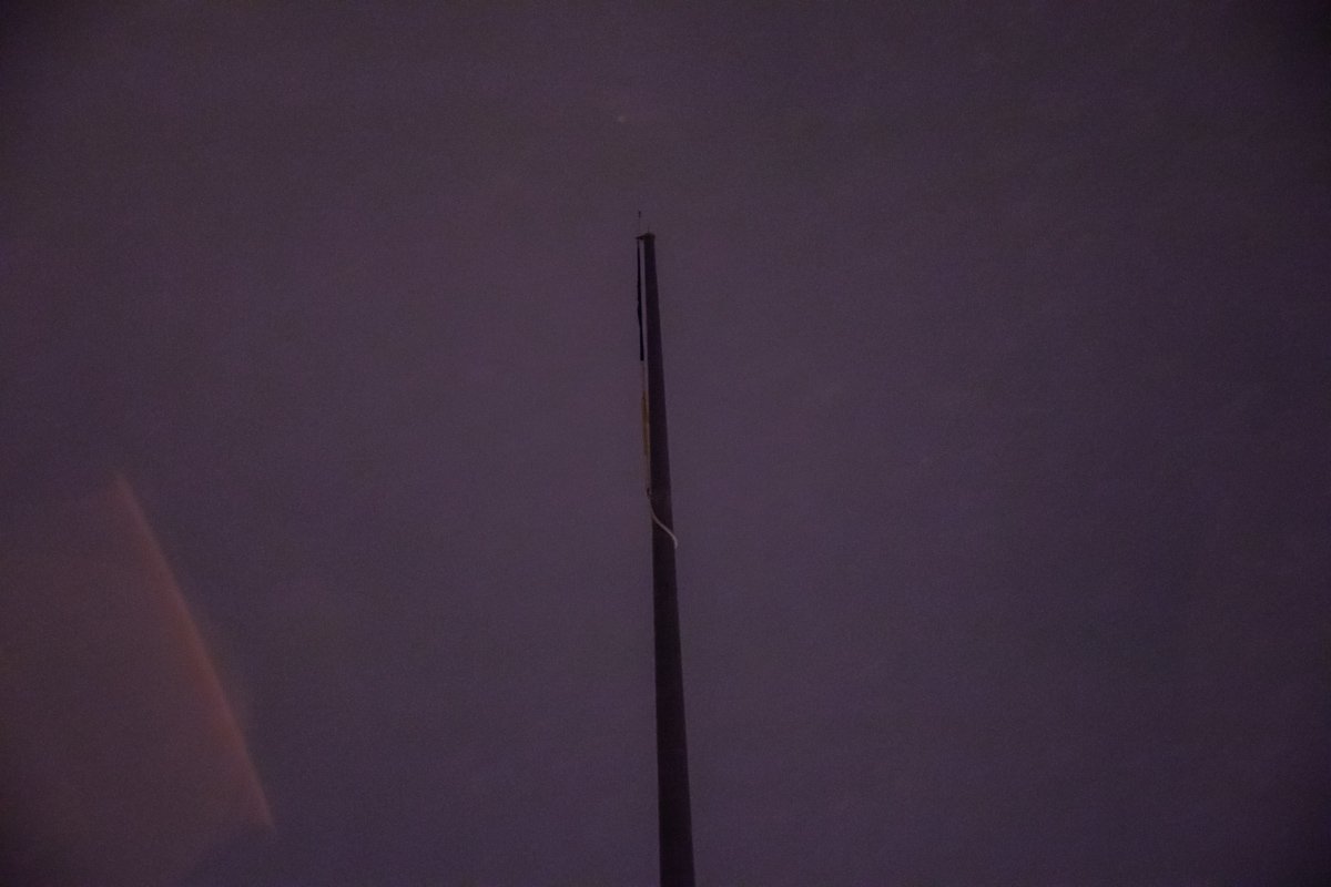 Флаг сорвался с флагштока в ночь с 11 на 12 января