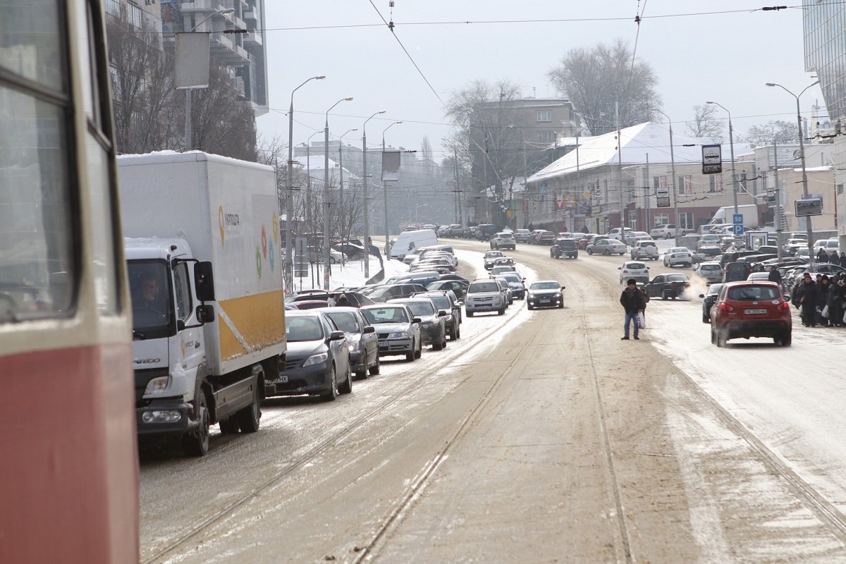 Движение электротранспорта временно парализовано