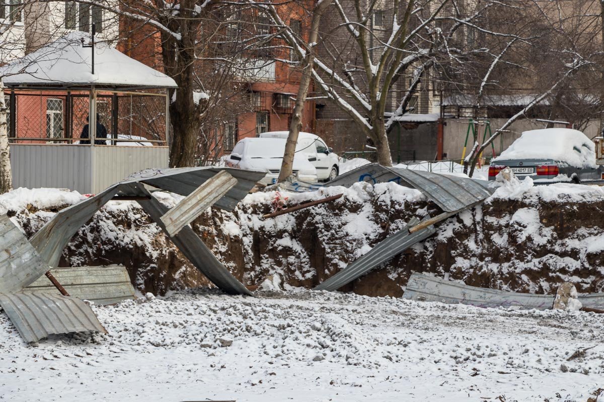Строительный забор снесли Строительный забор снесли