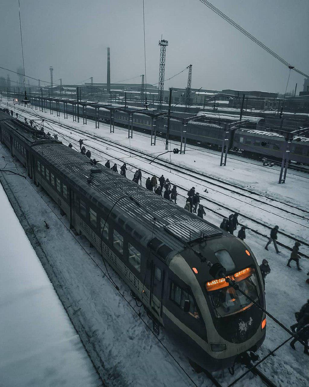 Поезда всегда идут вперед. Фото: photo_zip_dp.