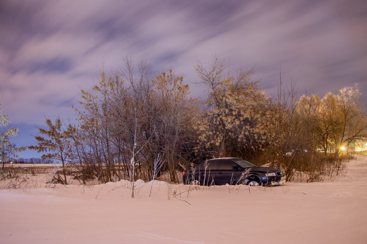 На просьбы остановиться водитель не реагировал На просьбы остановиться водитель не реагировал