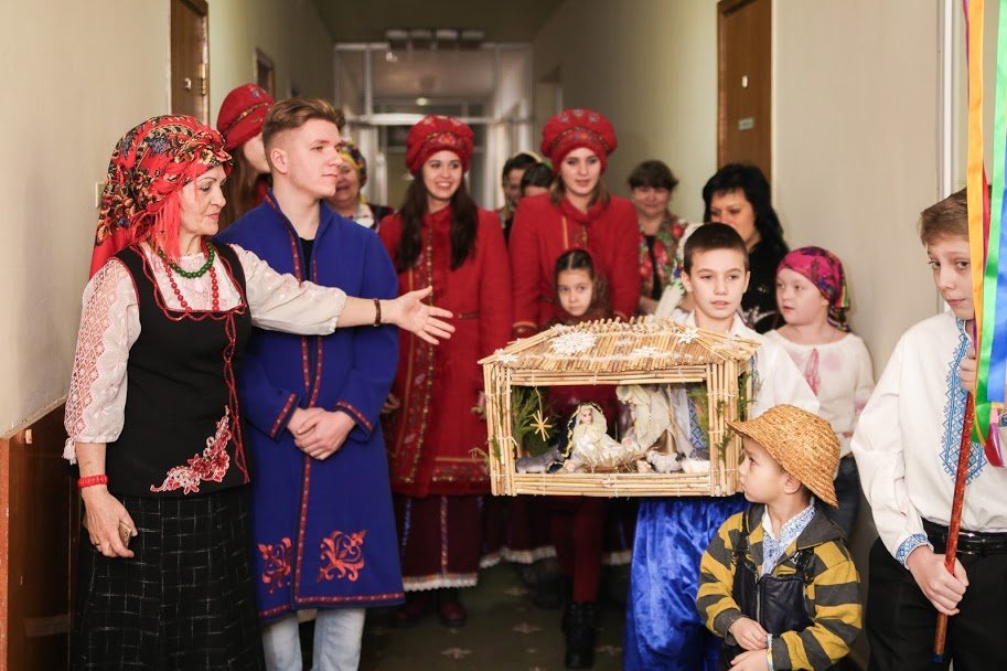 Посевать на утро после Старого Нового года пришли семьи участников АТО Посевать на утро после Старого Нового года пришли семьи участников АТО