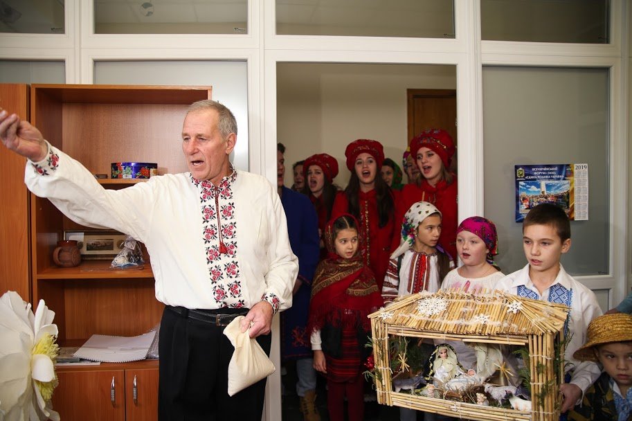 Первым заходит мужчина - такова традиция Первым заходит мужчина - такова традиция