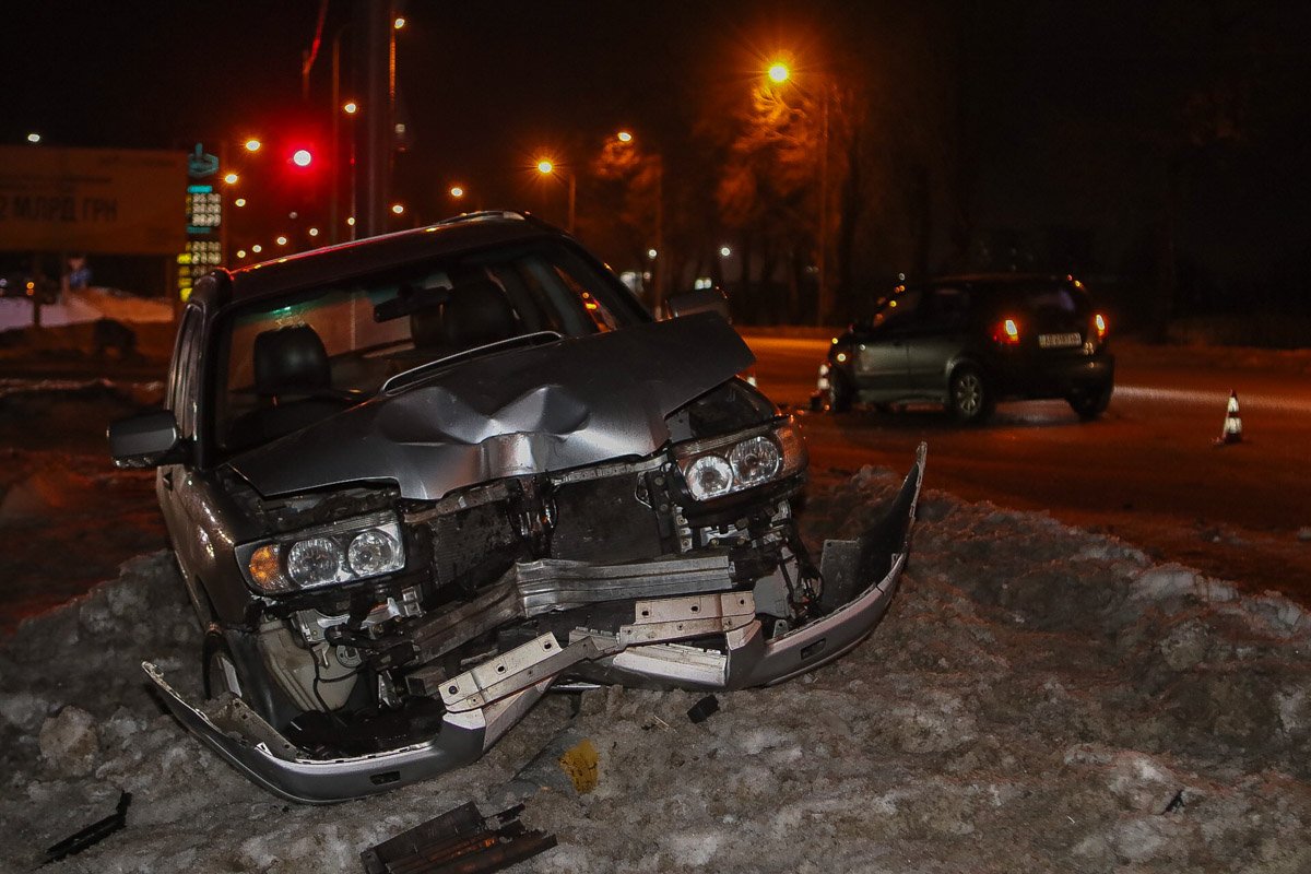 Предварительно, Hyundai ехал по Аэропортовской со стороны аэропорта, Subaru же двигался в противоположном ему направлении