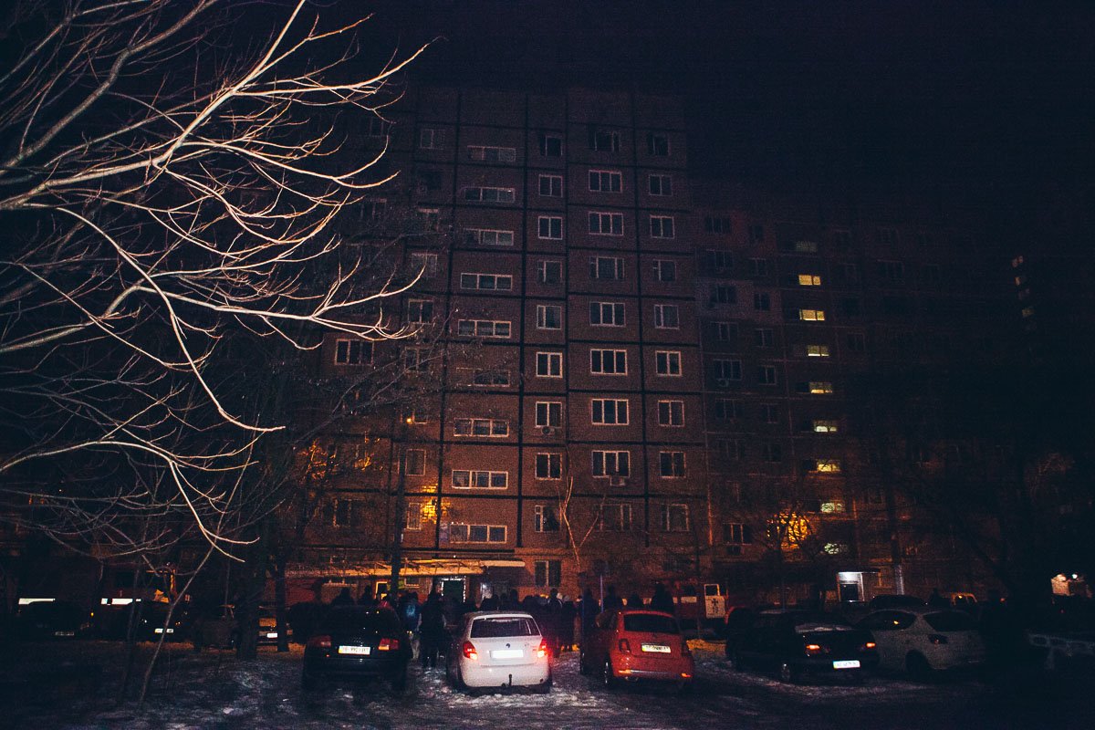 Пожар начался в квартире, расположенной на 10-м этаже Пожар начался в квартире, расположенной на 10-м этаже