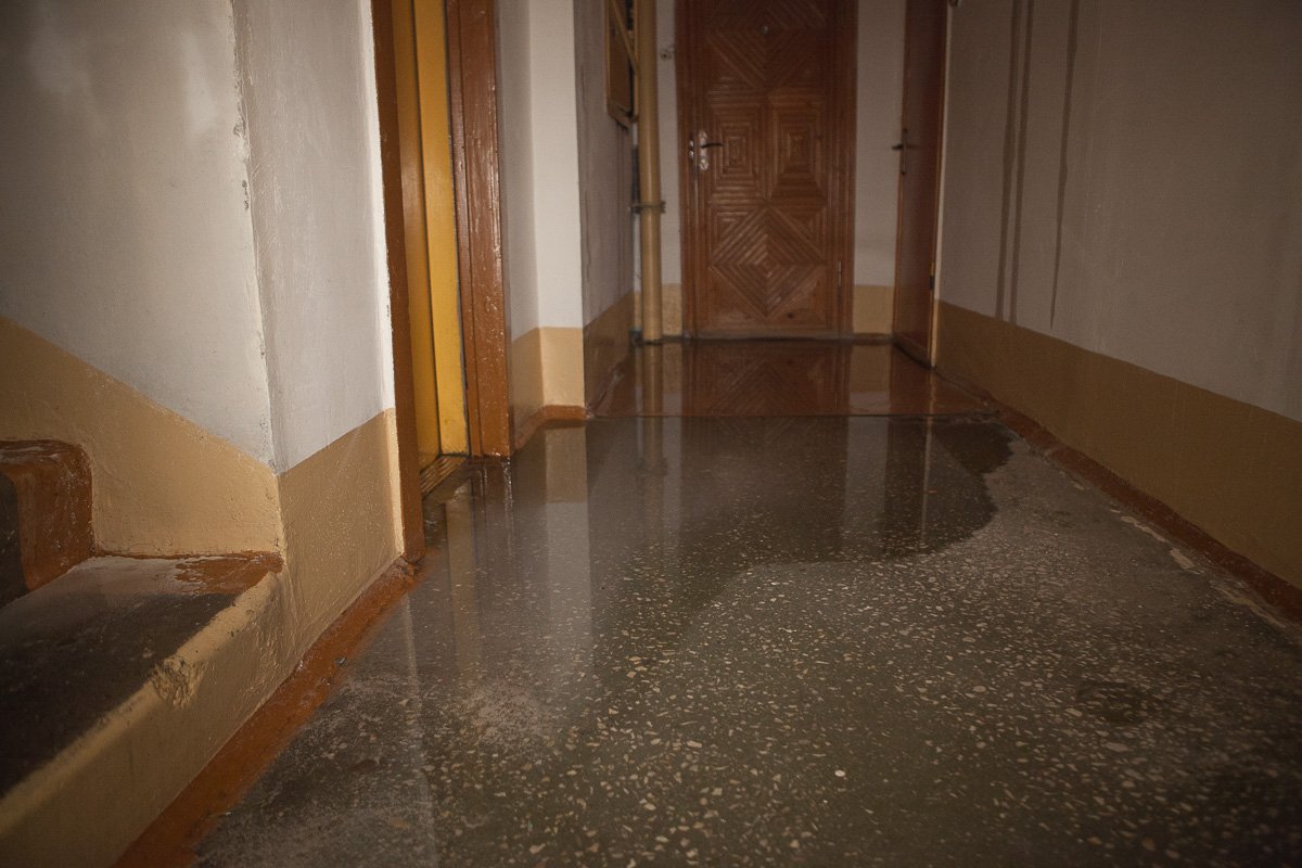 Вода достигла 2-го этажа Вода достигла 2-го этажа