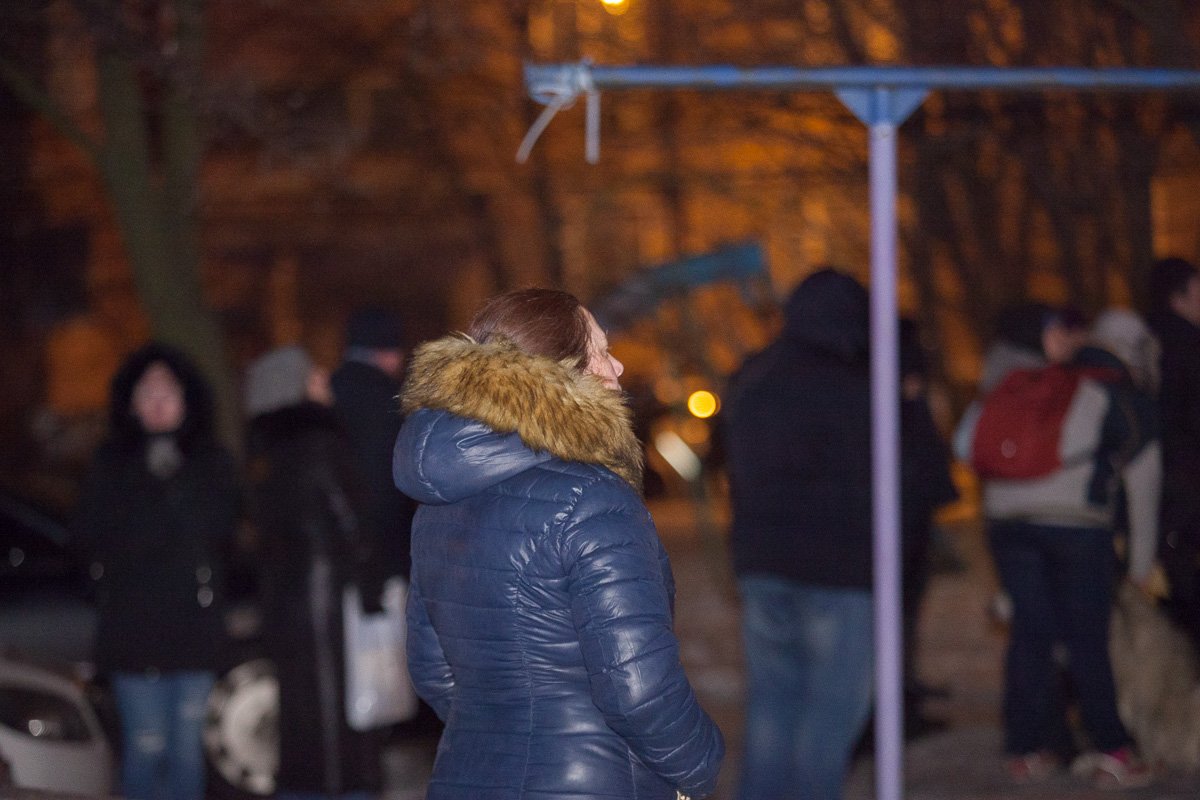 Жильцов подъезда эвакуировали Жильцов подъезда эвакуировали