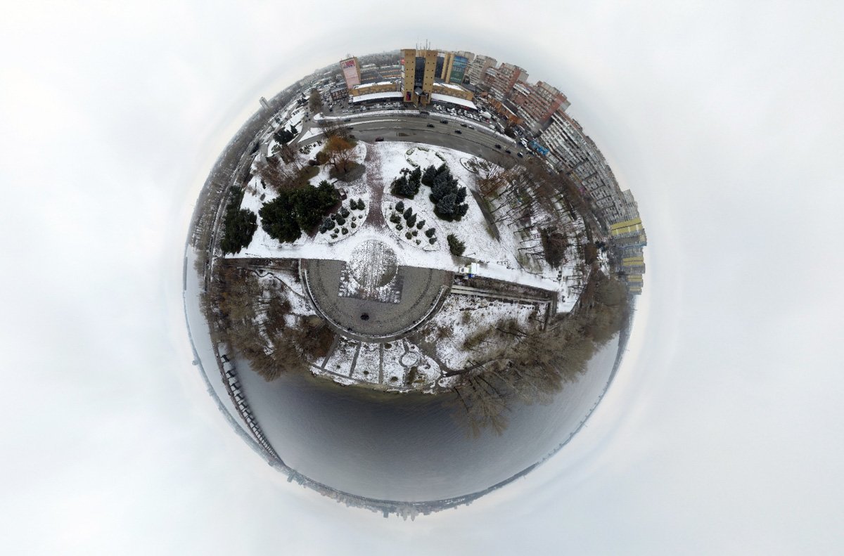 Геометрические формы на улице Маршала Малиновского Геометрические формы на улице Маршала Малиновского