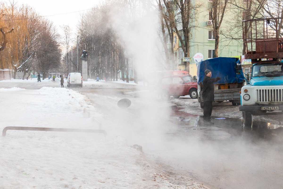 Вода била ключом около часа