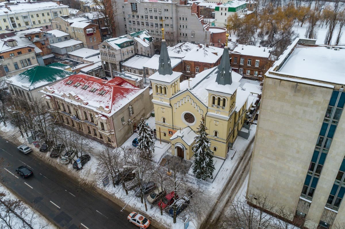 Храм находится на Яворницкого Храм находится на Яворницкого