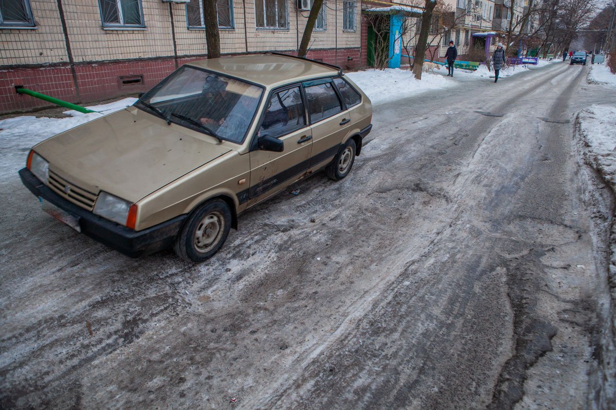 Чухает машинке животик Чухает машинке животик