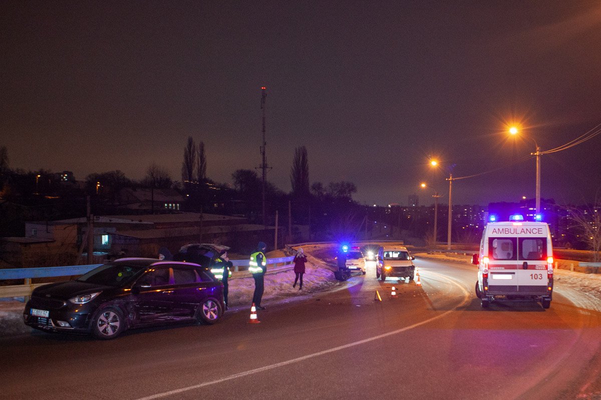 Автомобиль Volkswagen ехал вверх по Тещиному языку