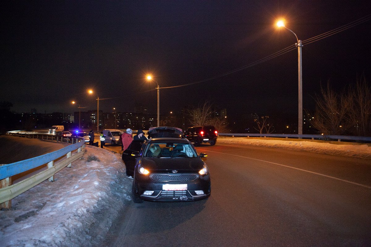 В какой-то момент водитель потерял управление и его вынесло на встречную полосу, где в этот момент ехала KIA