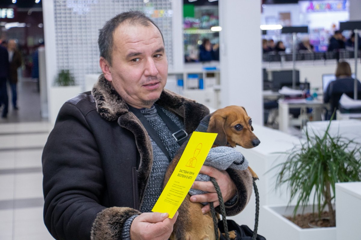 Сегодня увидели необычную инсталляцию и присоединились к акции по сбору заглушек жители Днепра Сегодня увидели необычную инсталляцию и присоединились к акции по сбору заглушек жители Днепра