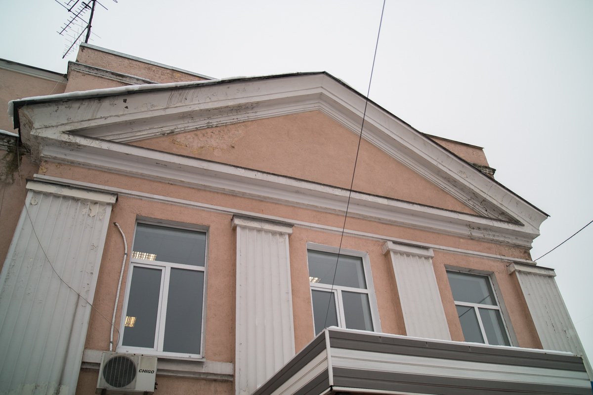 Когда-то тут находит=лось величественное здание Когда-то тут находит=лось величественное здание