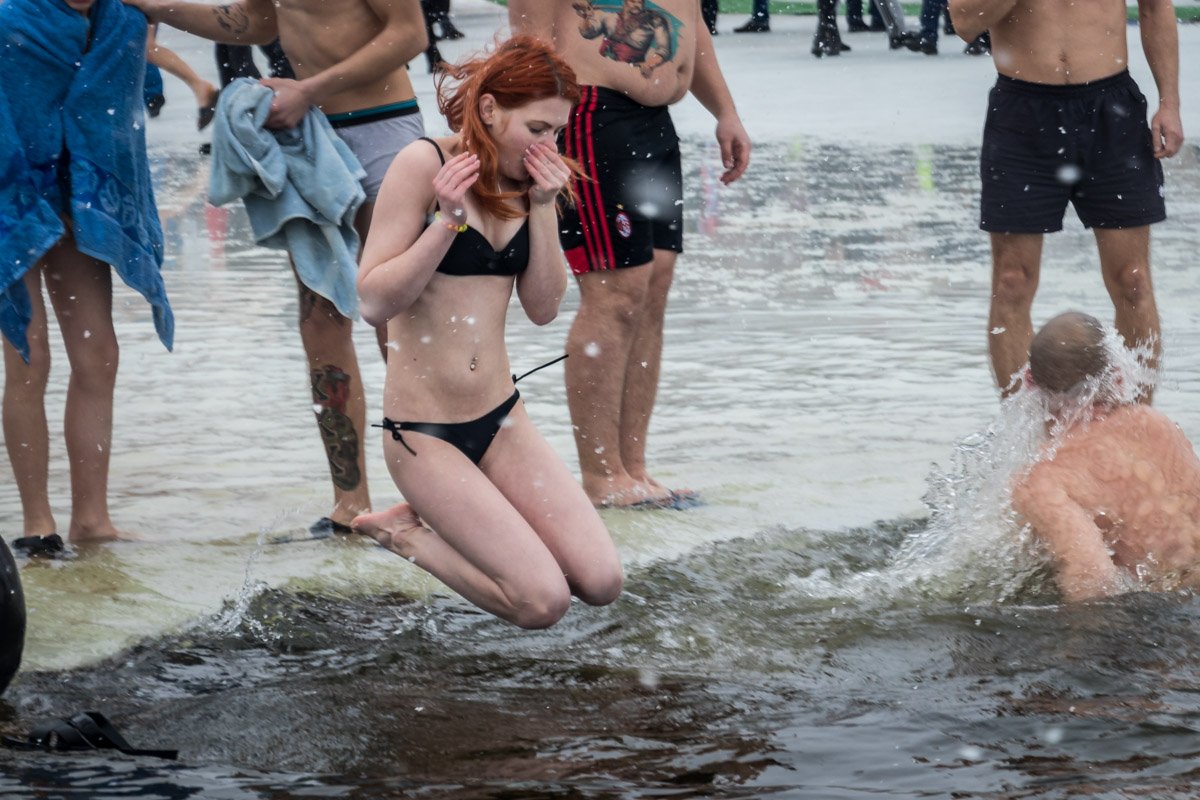 Зачем страдать и медленно заходить в воду, если можно сделать так