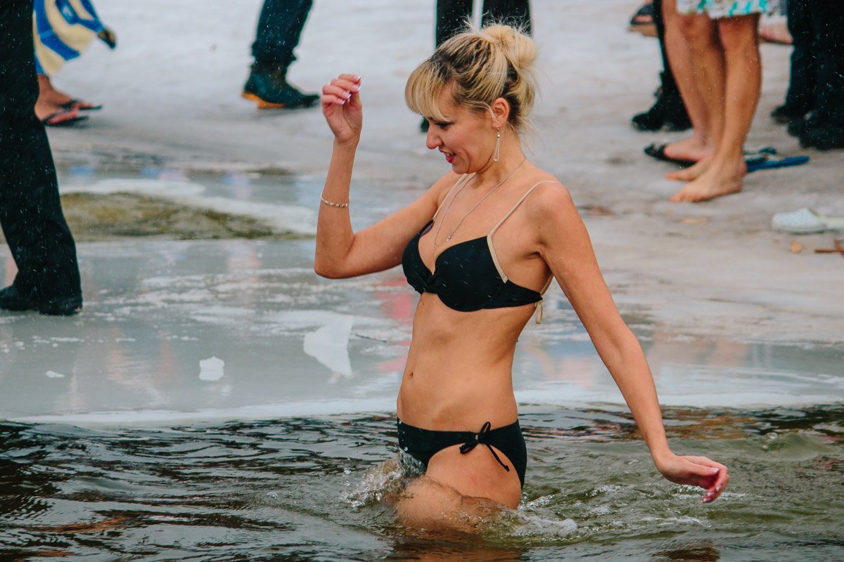 С энтузиазмом идет отпускать грехи