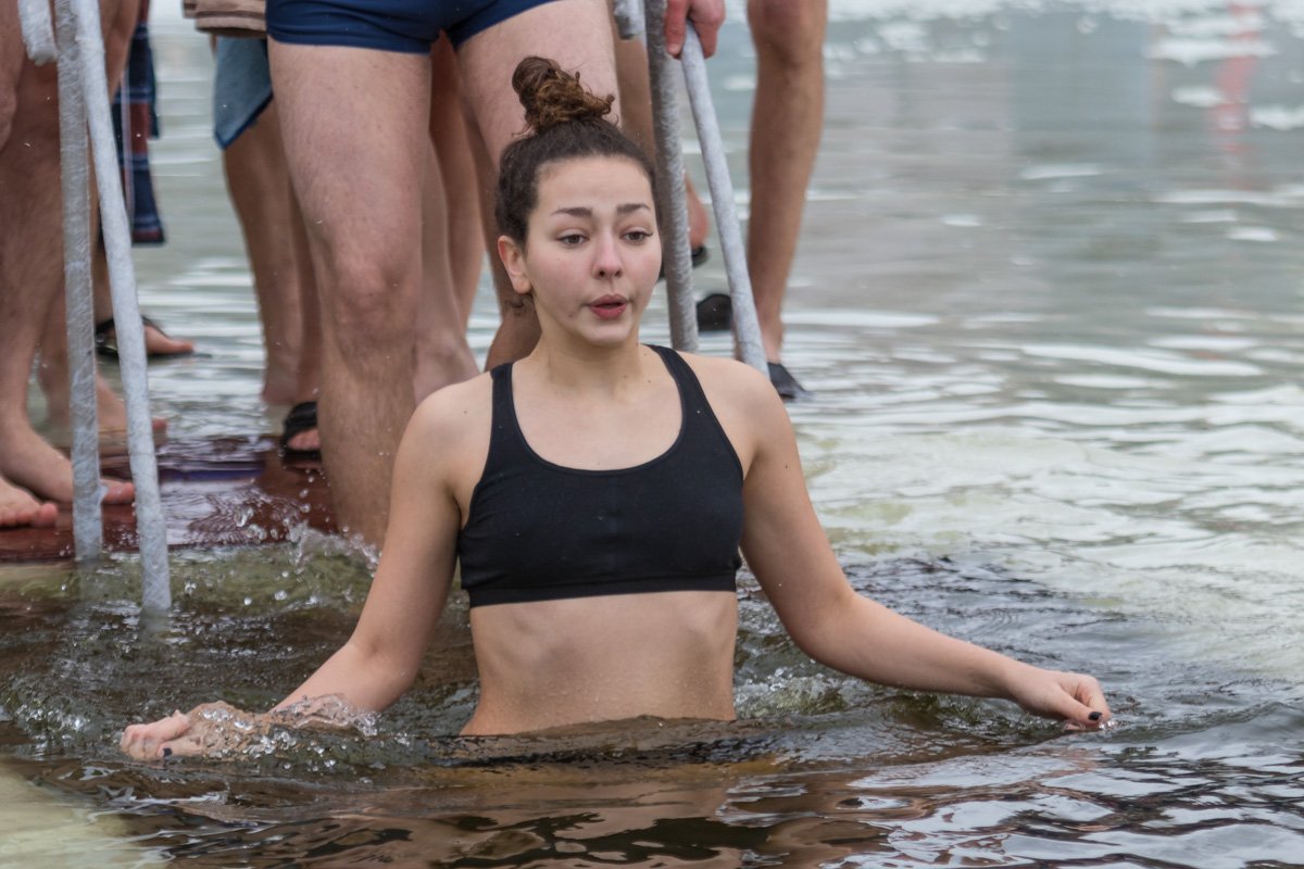 - Мне не холодно, мне не холодно, мне не холоооодноооо