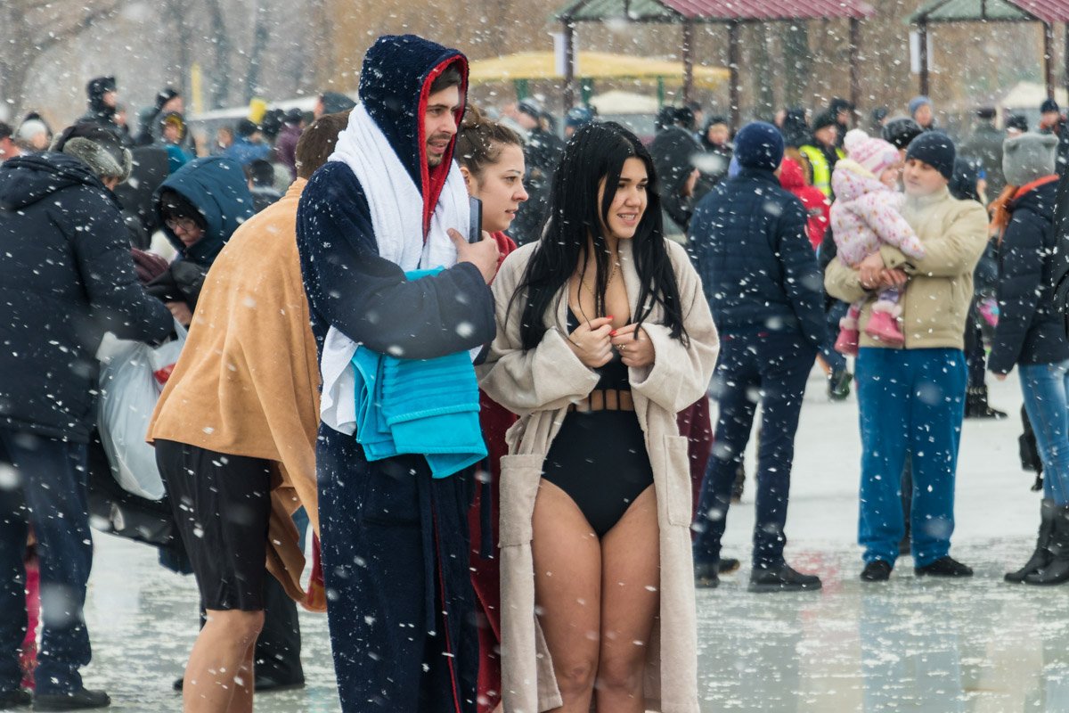 Жителей там застал настоящий снегопад Жителей там застал настоящий снегопад