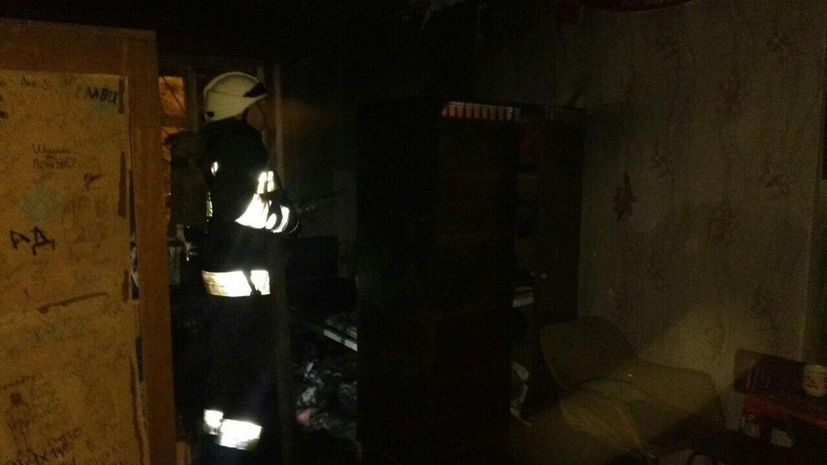 К борьбе с огнем привлекли 9 человек личного состава