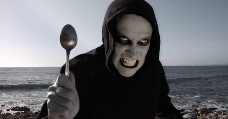 Не будьте, как маньяк с ложкой Не будьте, как маньяк с ложкой