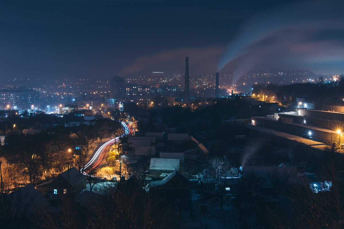 Ночь укутала засыпающий город снежным одеялом Ночь укутала засыпающий город снежным одеялом
