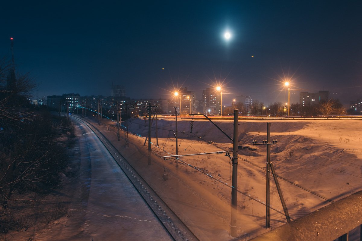 Если идти по рельсам, то точно не заблудишься Если идти по рельсам, то точно не заблудишься