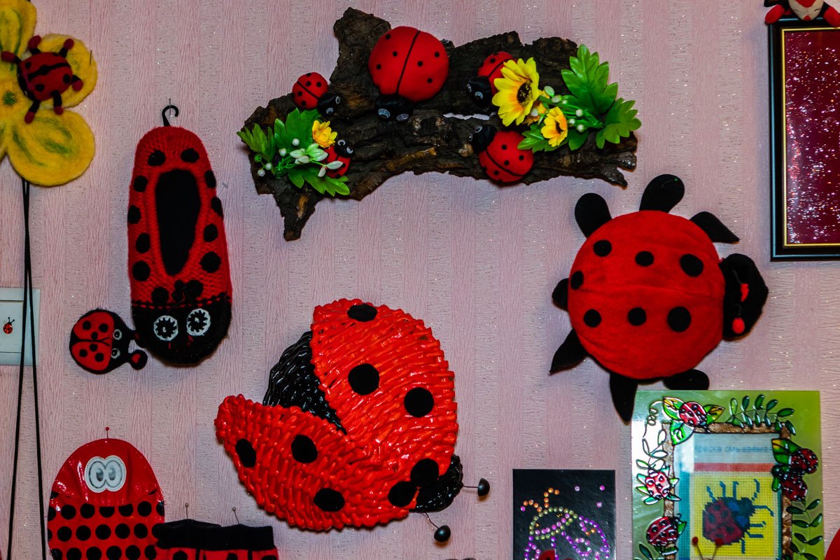 Большинство экспонатов - это ручная работа Большинство экспонатов - это ручная работа