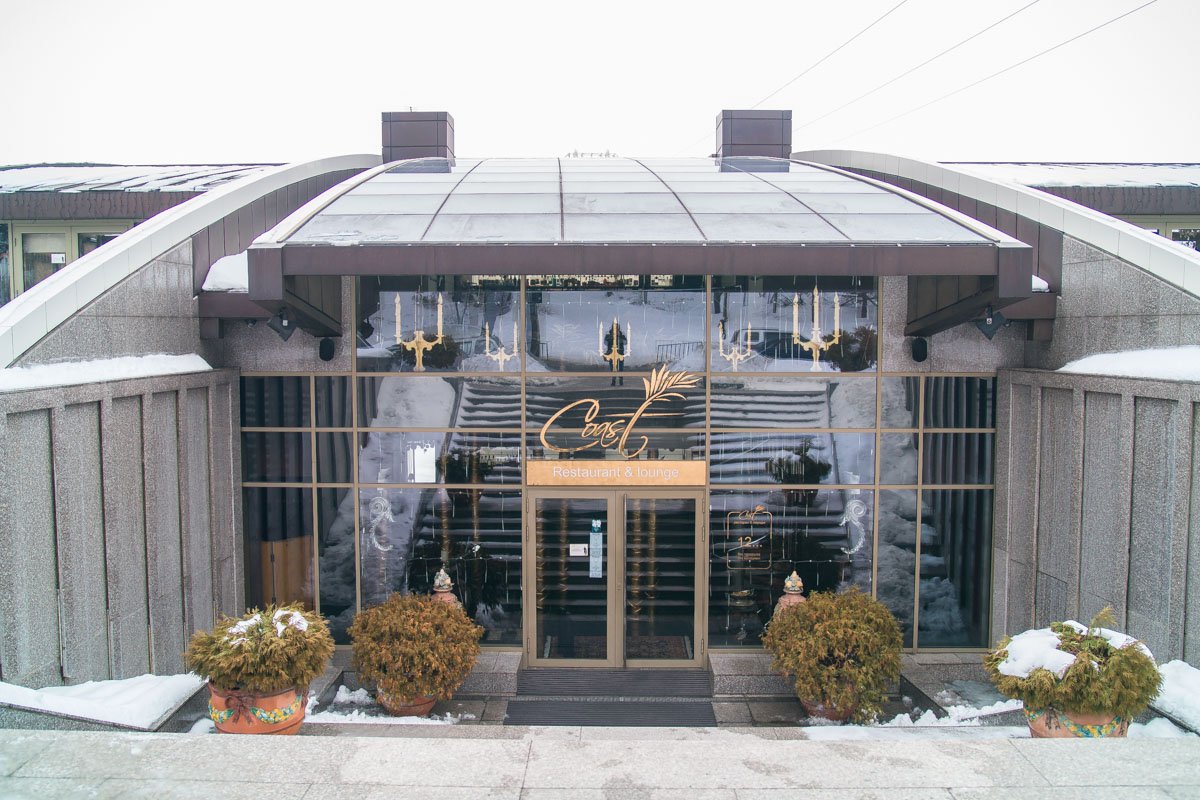 Одним из объектов, который находился под угрозой взрыва, был ресторан Coast