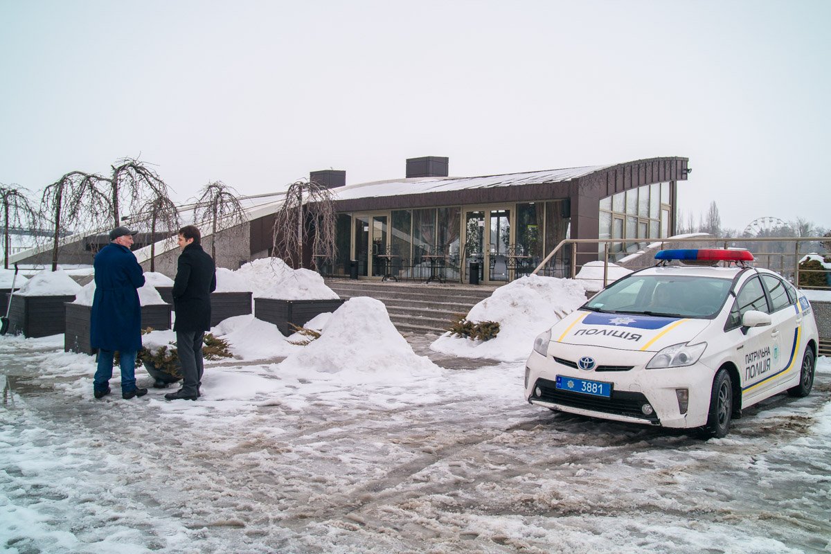 Благо, ресторан не работал, поэтому происшествие обошлось без лишней паники