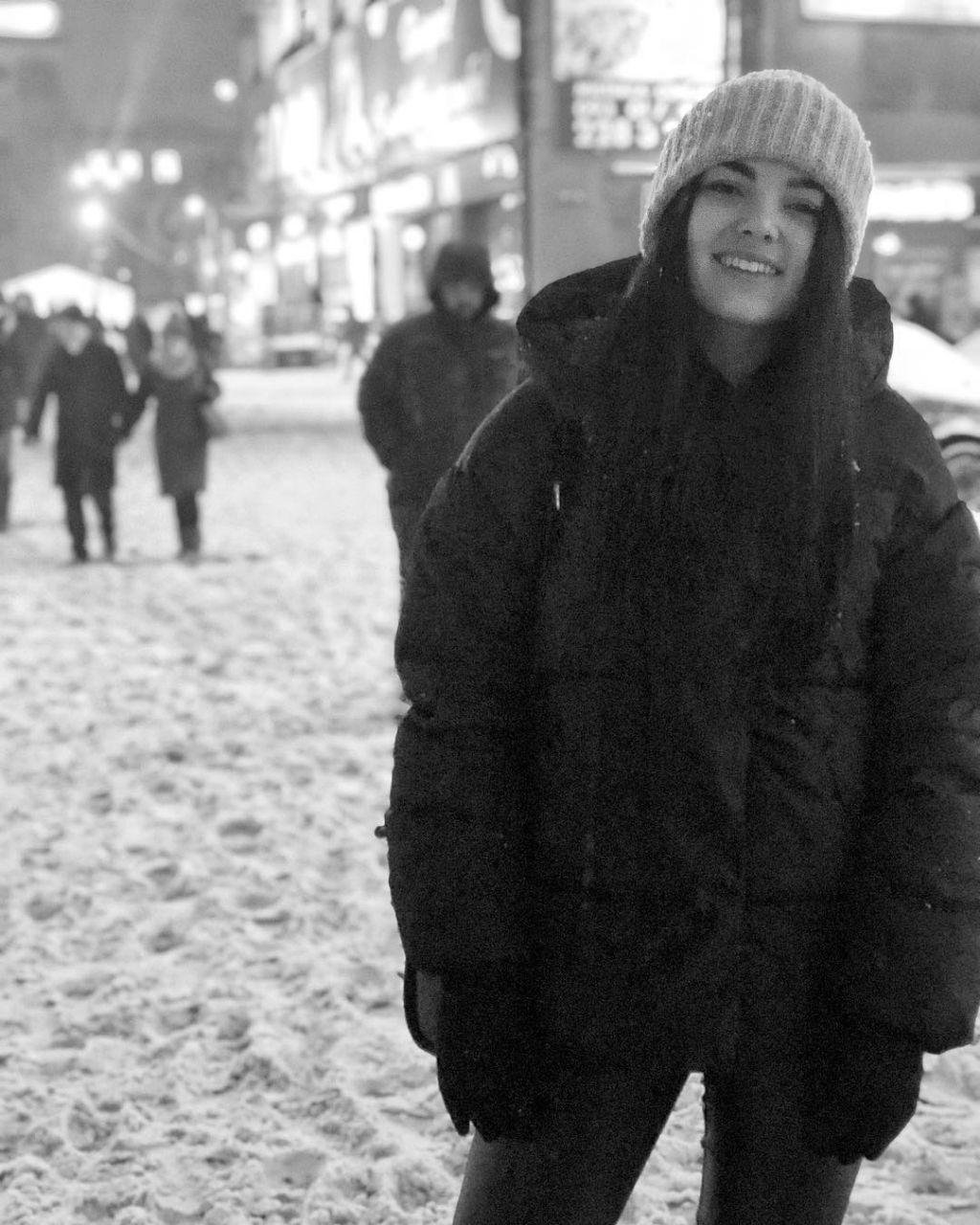 Твое счастливое лицо когда понял, что завтра суббота, а послезавтра - воскресенье