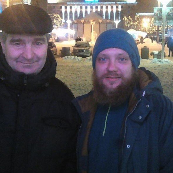 - Здравствуйте. Вы верите в бога?