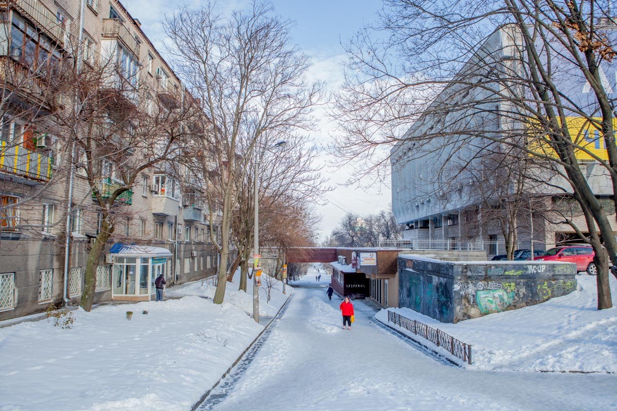 Улица Блаватской проходит от Яворницкого до Староказацкой
