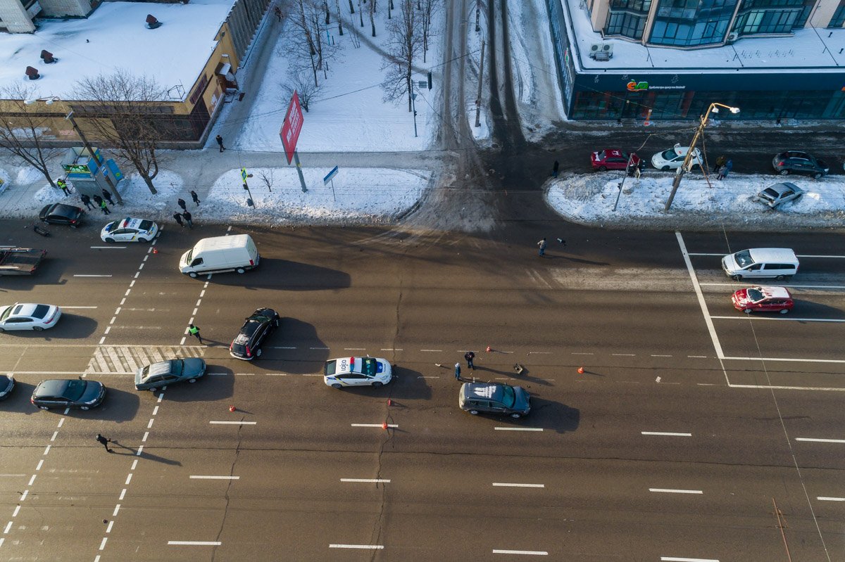 Напротив остановки «Студенческая» столкнулись автомобили Chevrolet, Daewoo Lanos, Mitsubishi и 120-й автобус Напротив остановки «Студенческая» столкнулись автомобили Chevrolet, Daewoo Lanos, Mitsubishi и 120-й автобус
