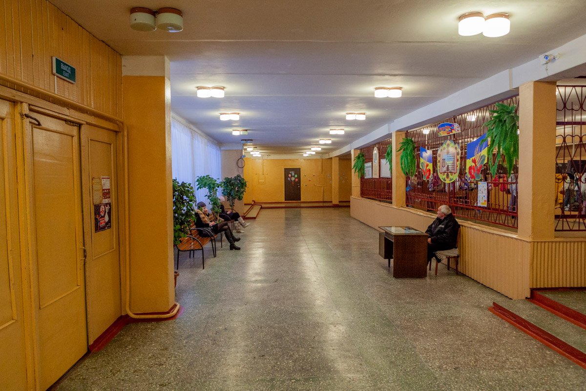 Одного ребенка госпитализировали