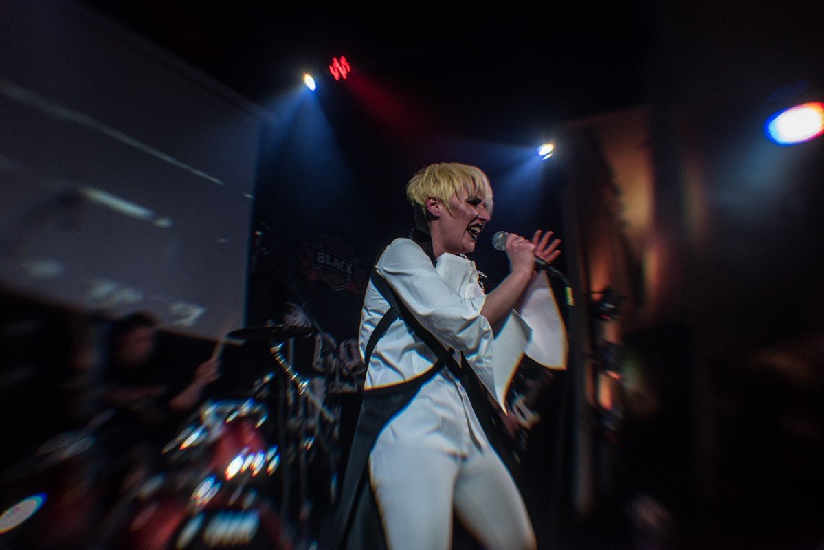 Девушка будто пела для каждого отдельно