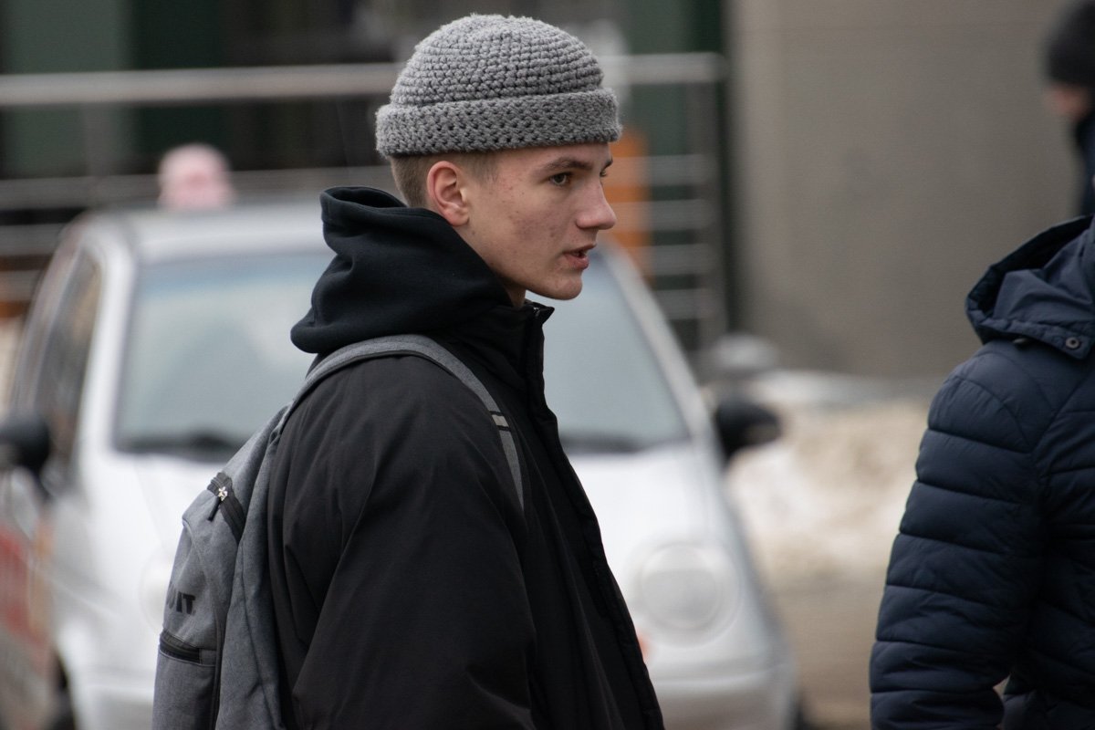 Ц -целесообразность. Шапка, которая не закрывает уши. Ц -целесообразность. Шапка, которая не закрывает уши.