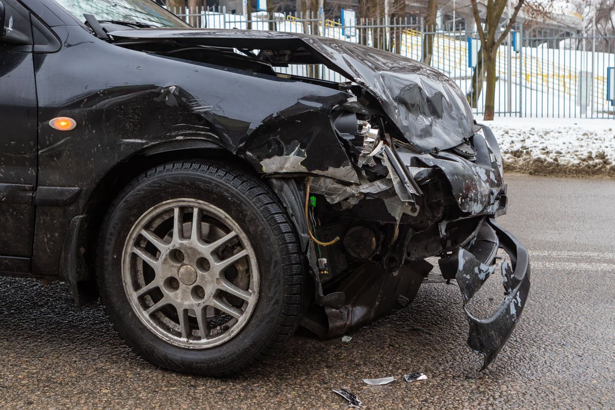 Водителя Mitsubishi с открытой черепно-мозговой травмой госпитализировали Водителя Mitsubishi с открытой черепно-мозговой травмой госпитализировали