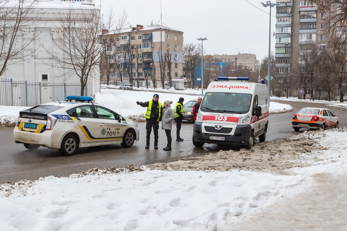 На месте происшествия работает патрульная полиция На месте происшествия работает патрульная полиция