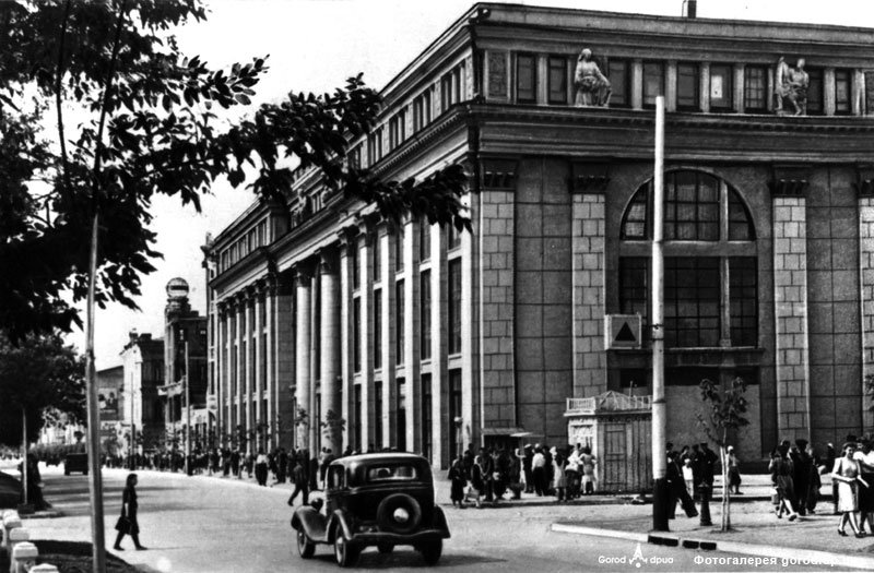 Вот вам ЦУМ без рекламы